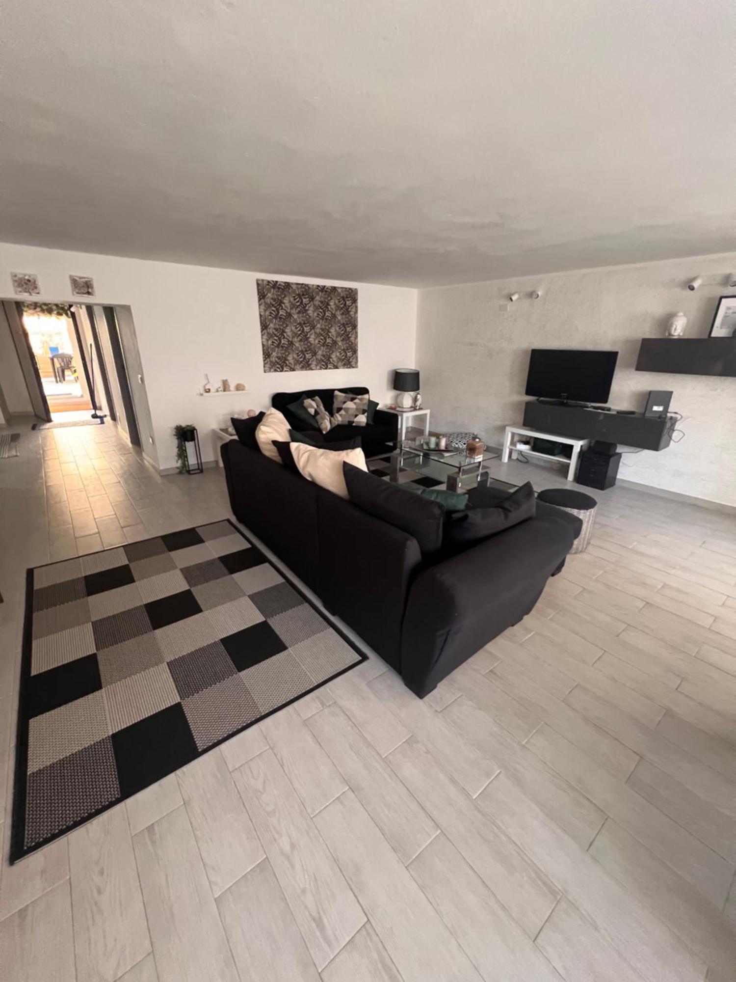 Casa Vacanze Manzoni 29 칼리아리 외부 사진